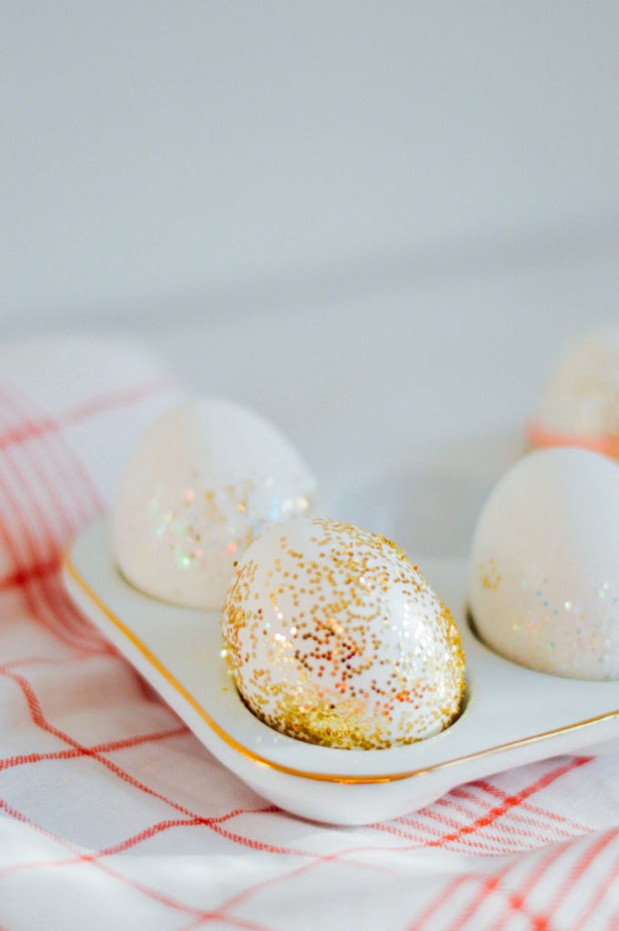 DIY glitter easter eggs / bygabriella.co