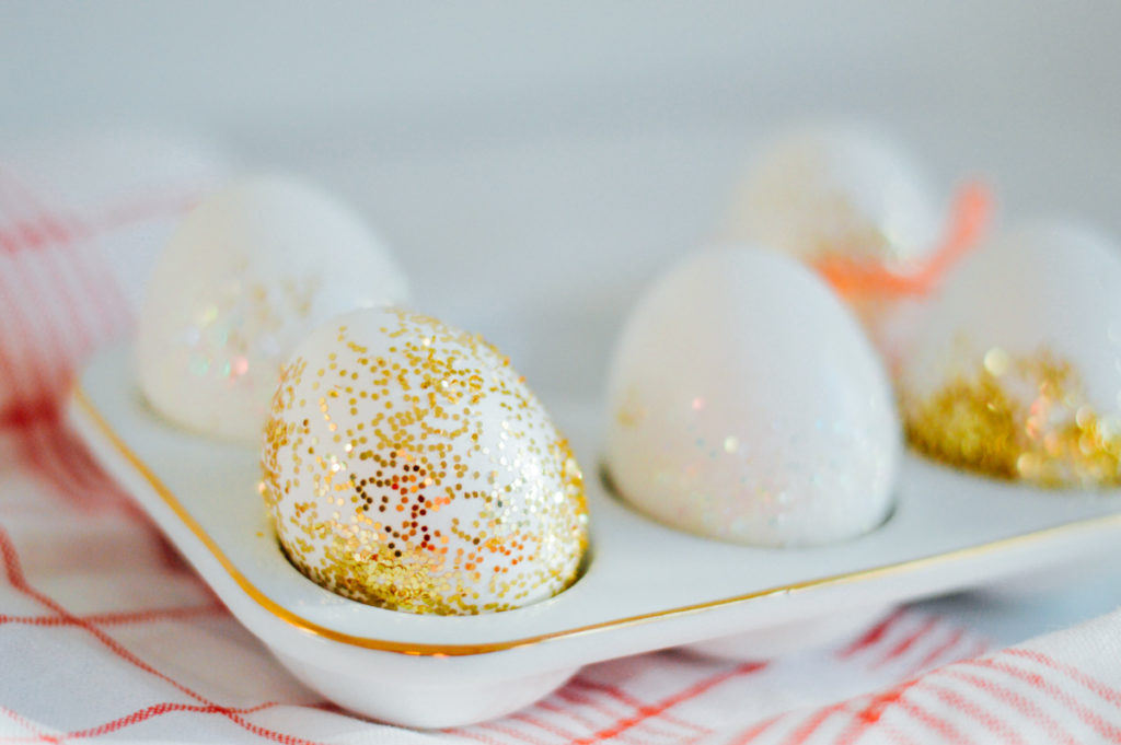 DIY glitter easter eggs / bygabriella.co