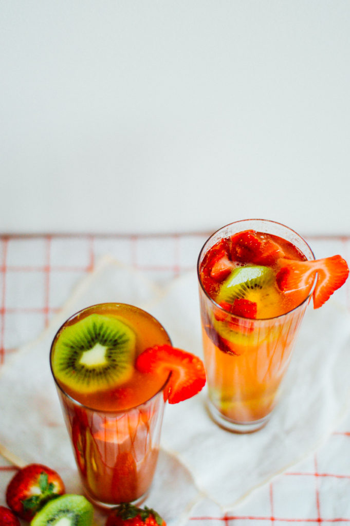 A strawberry kiwi champagne cocktail that's perfect for spring / bygabriella.co