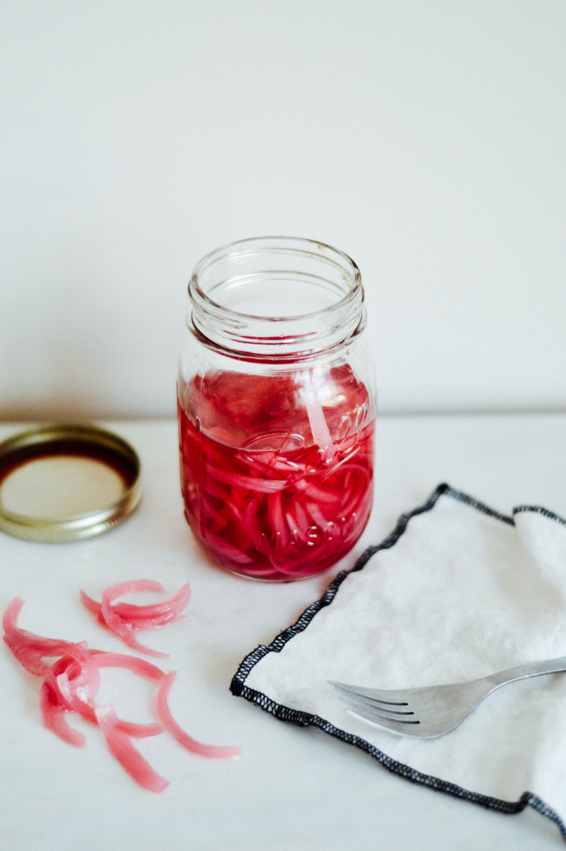 Easy pickled red onion recipe for your next taco night / bygabriella.co