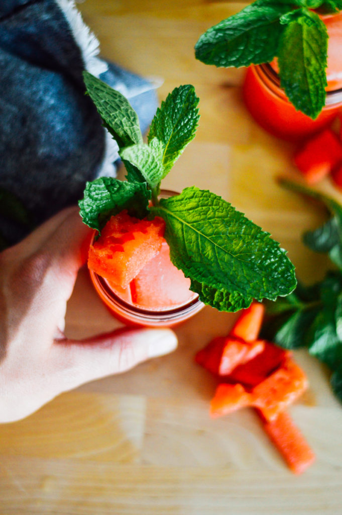 Give this Sriracha Watermelon Cooler cocktail a try this weekend. It's sweet, but surely packs a punch! / bygabriella.co