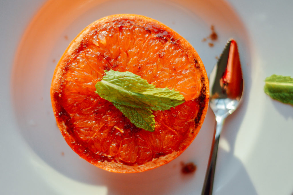 Easy broiled grapefruit snack to help curb those sweet cravings you get / bygabriella.co