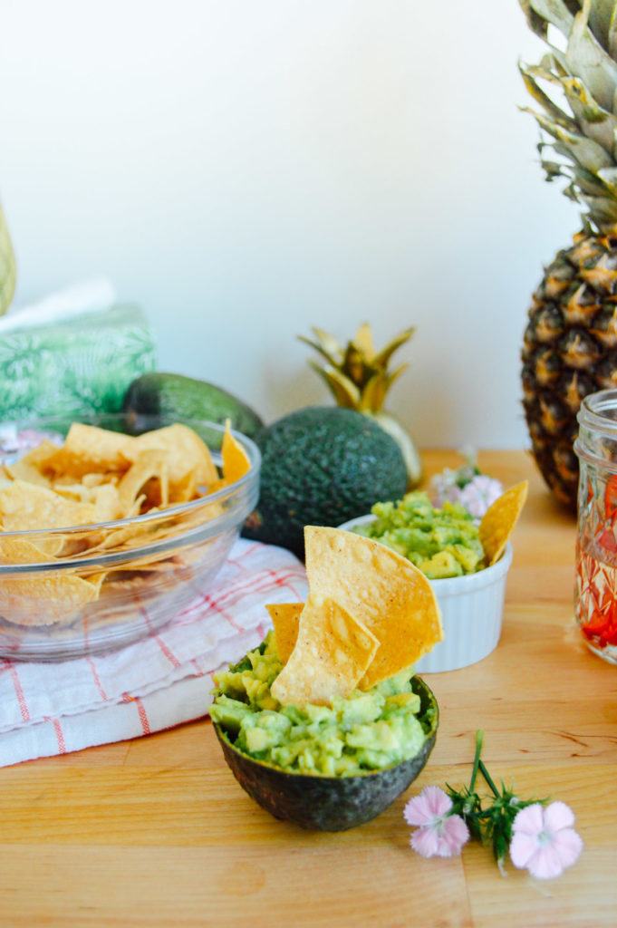 A Jalapeño Agave party full of tasty, authentic guac, Mi Niña chips, and a spicy margarita! | bygabriella.co