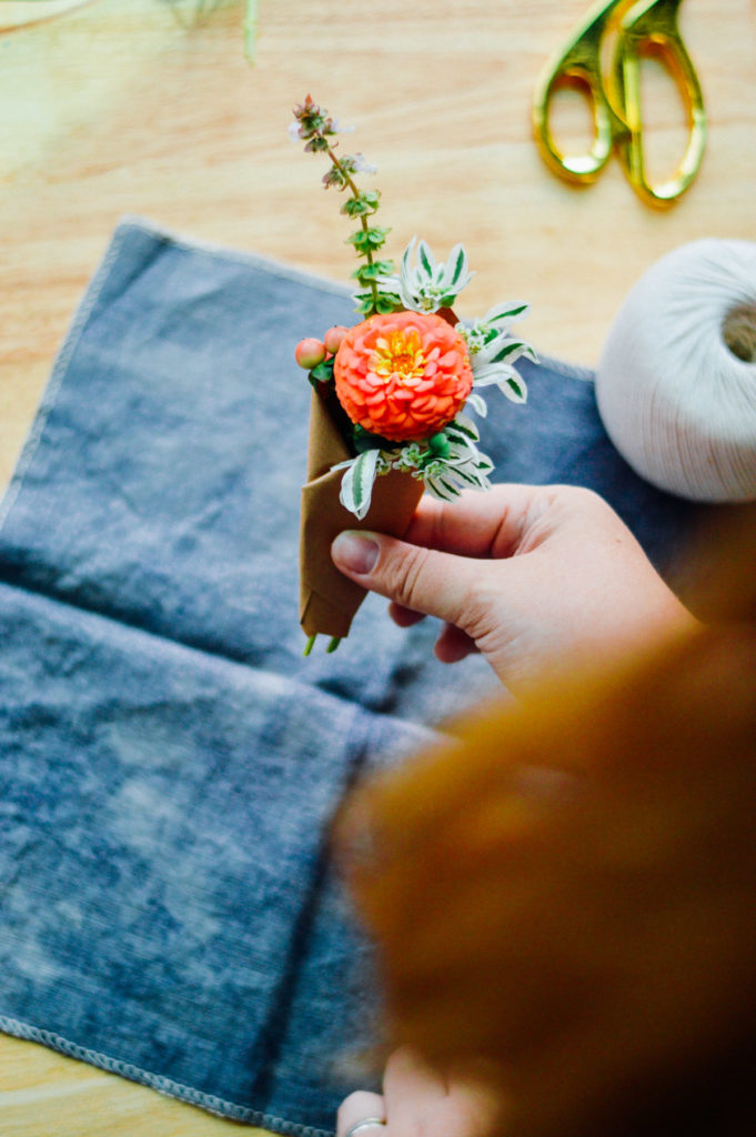 DIY: A mini floral arrangement for a mini brunch party! | bygabriella.co