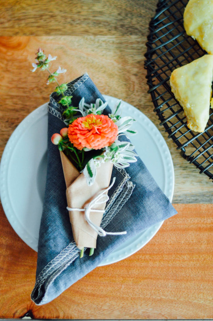 DIY: A mini floral arrangement perfect for using as a place setting and as a take away for your mini brunch party guests | bygabriella.co