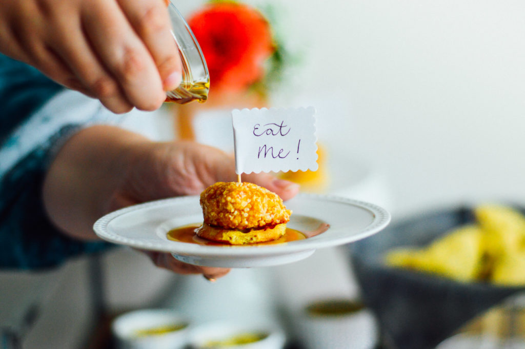Mini chicken and waffles for a mini brunch party! Click through to find out how you can throw your very own | bygabriella.co