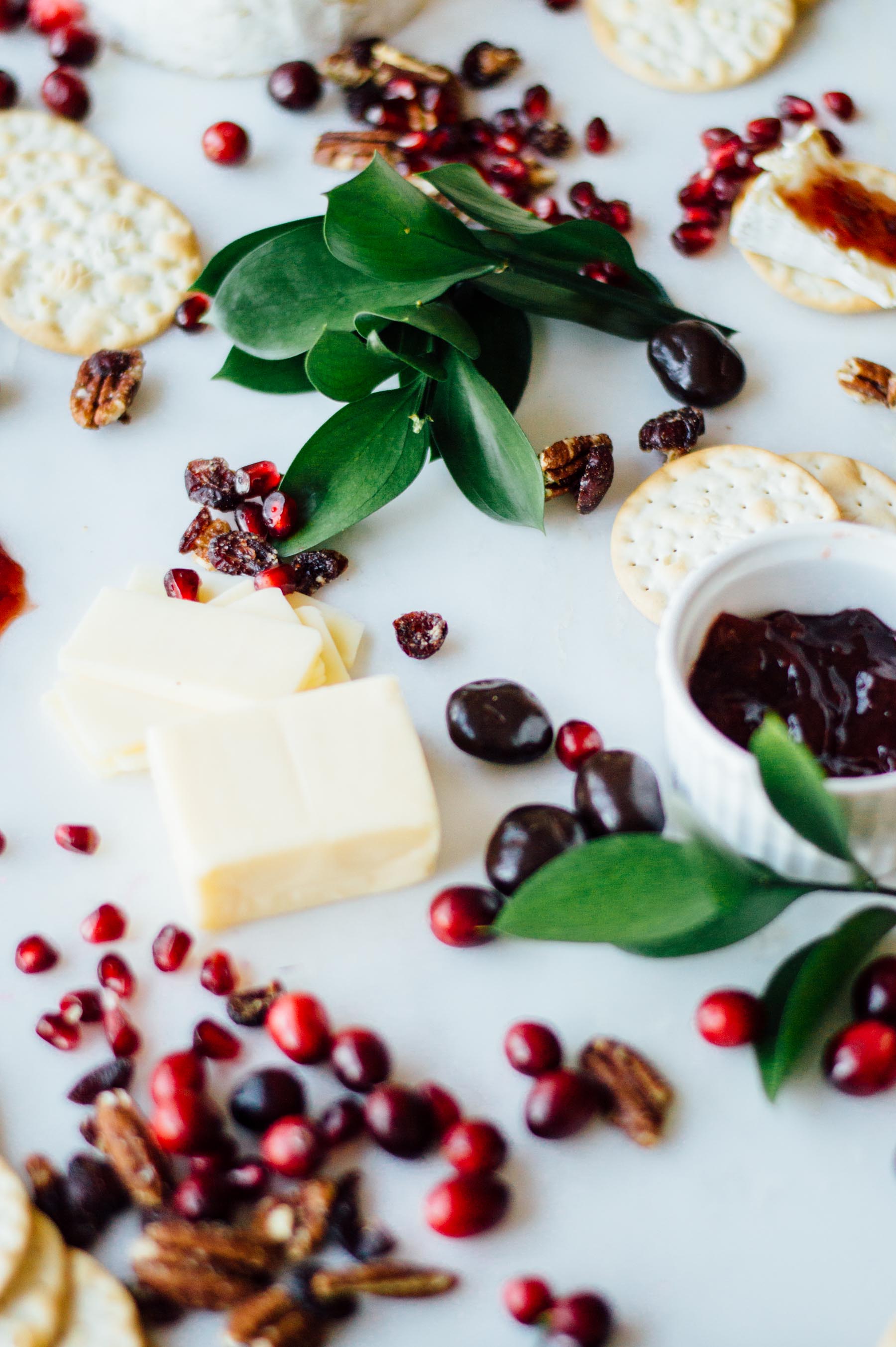 How to fill up your holiday party spread AND prep for the party in under 1 hour. Yes, it is possible! | bygabriella.co