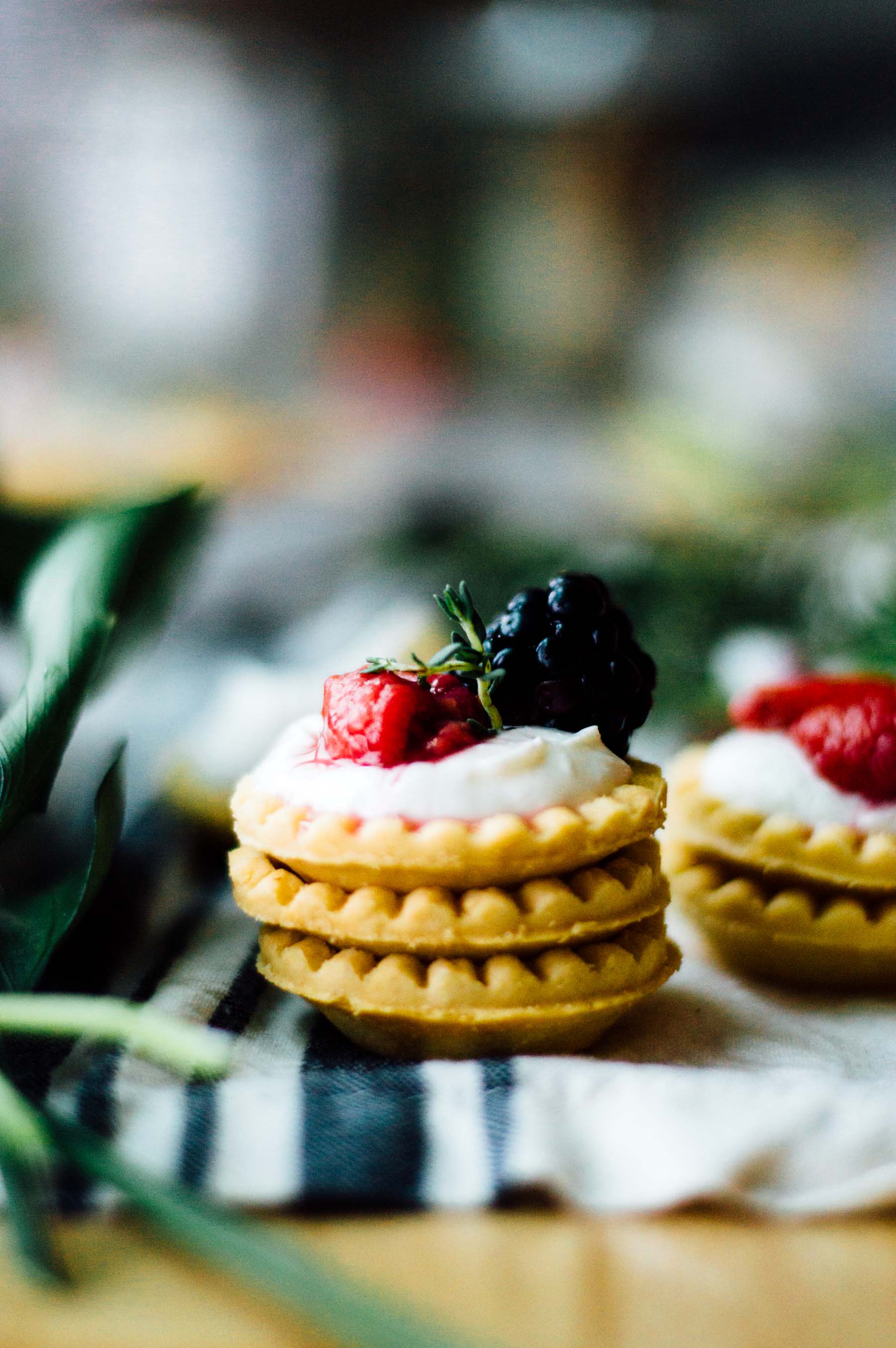 3 Last-minute Thanksgiving Appetizers to whip up in under an hour, including these mini honey-whipped ricotta & berry tarts | bygabriella.co