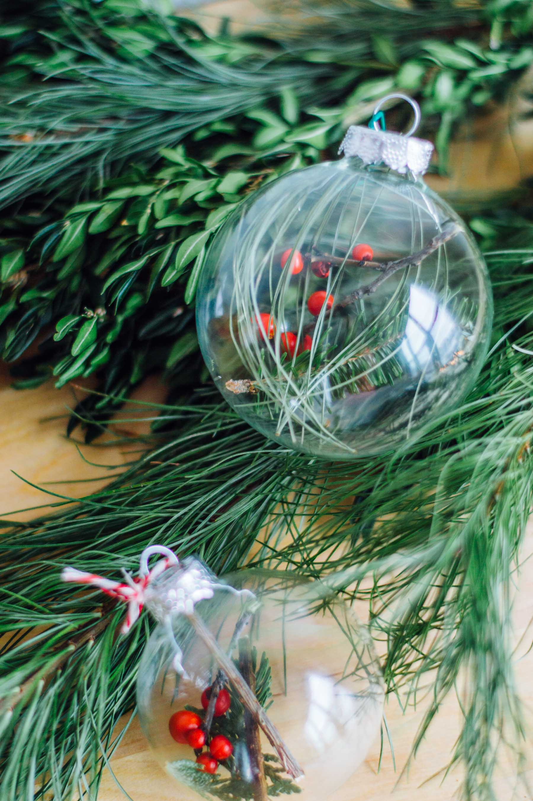 Easy DIY Christmas Ornaments to make on Christmas Eve with your family - save them as a keepsake for year's to come. | bygabriella.co