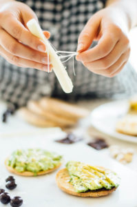 Healthy snack tips for the gal who's always on the go, like Weight Watchers string cheese! | bygabriella.co