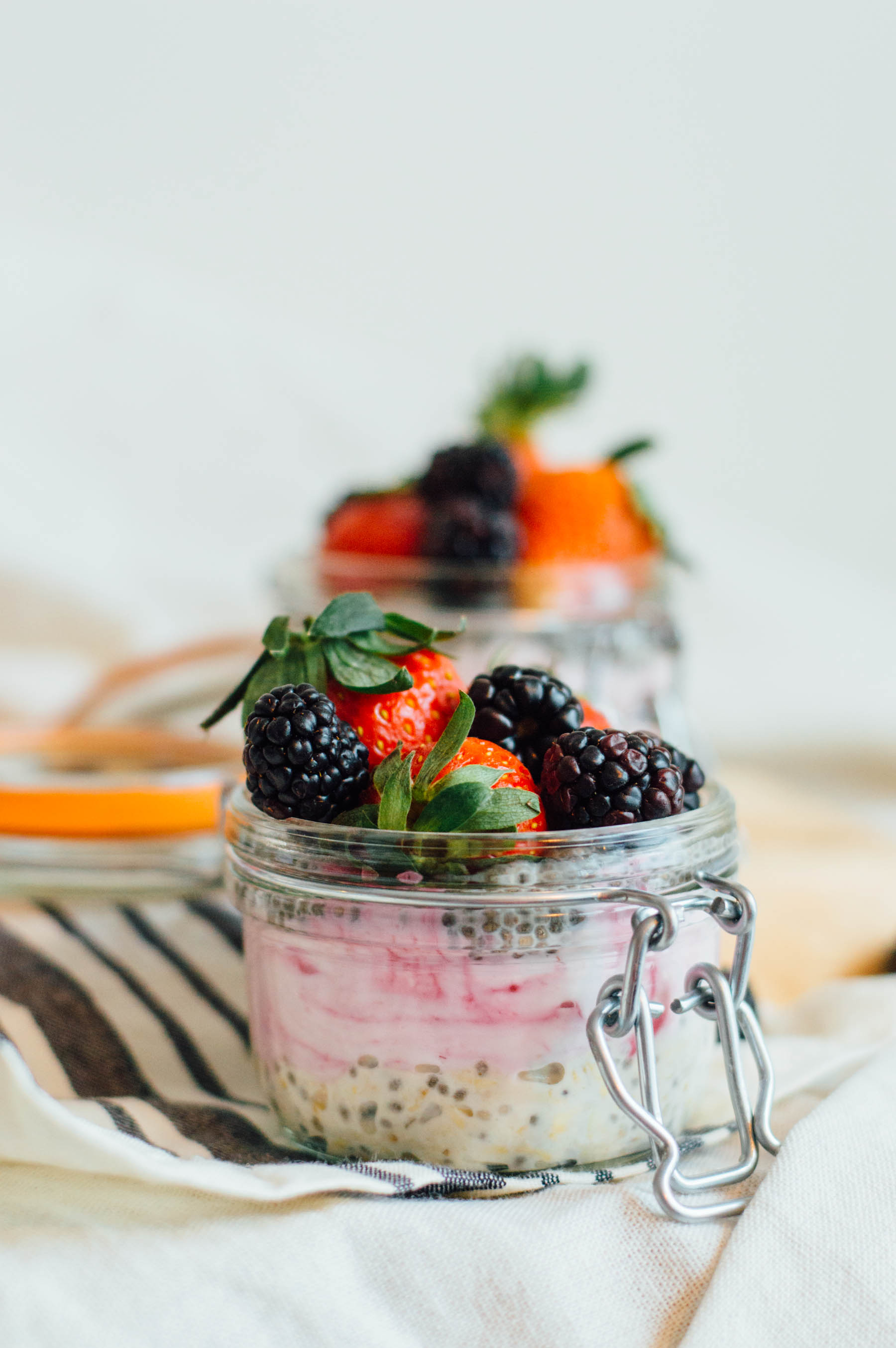 Easy 3 layer breakfast jar recipe with chia seeds, greek yogurt, and more! | bygabriella.co