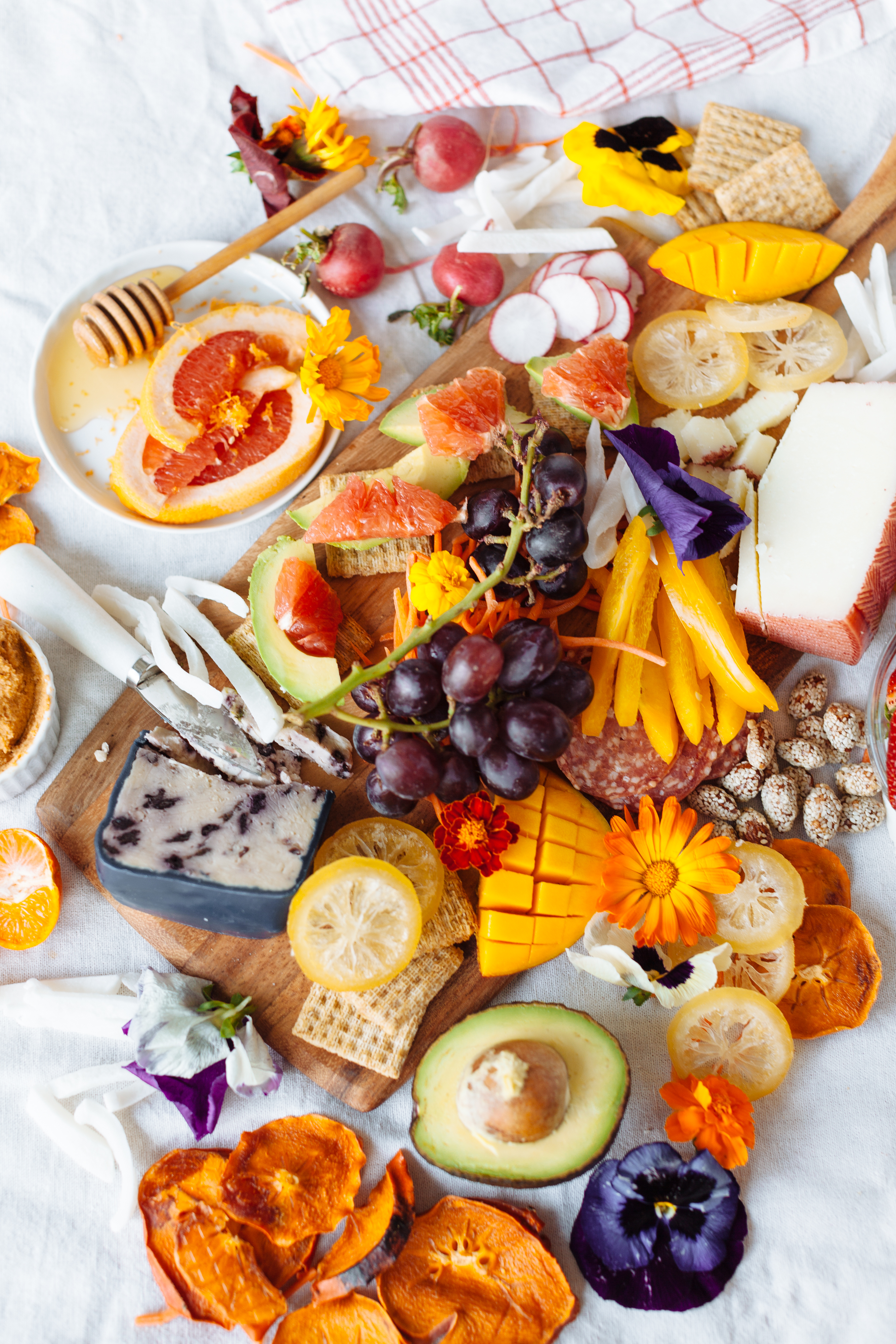 Build your own spring charcuterie board with these easy tips and tricks | bygabriella.co