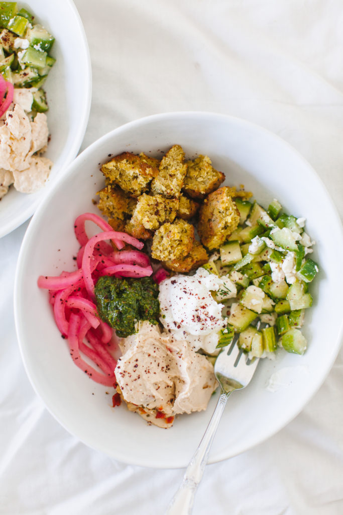 An easy falafel salad recipe with ingredients from the best grocery store - Trader Joe's! | bygabriella.co @gabivalladares