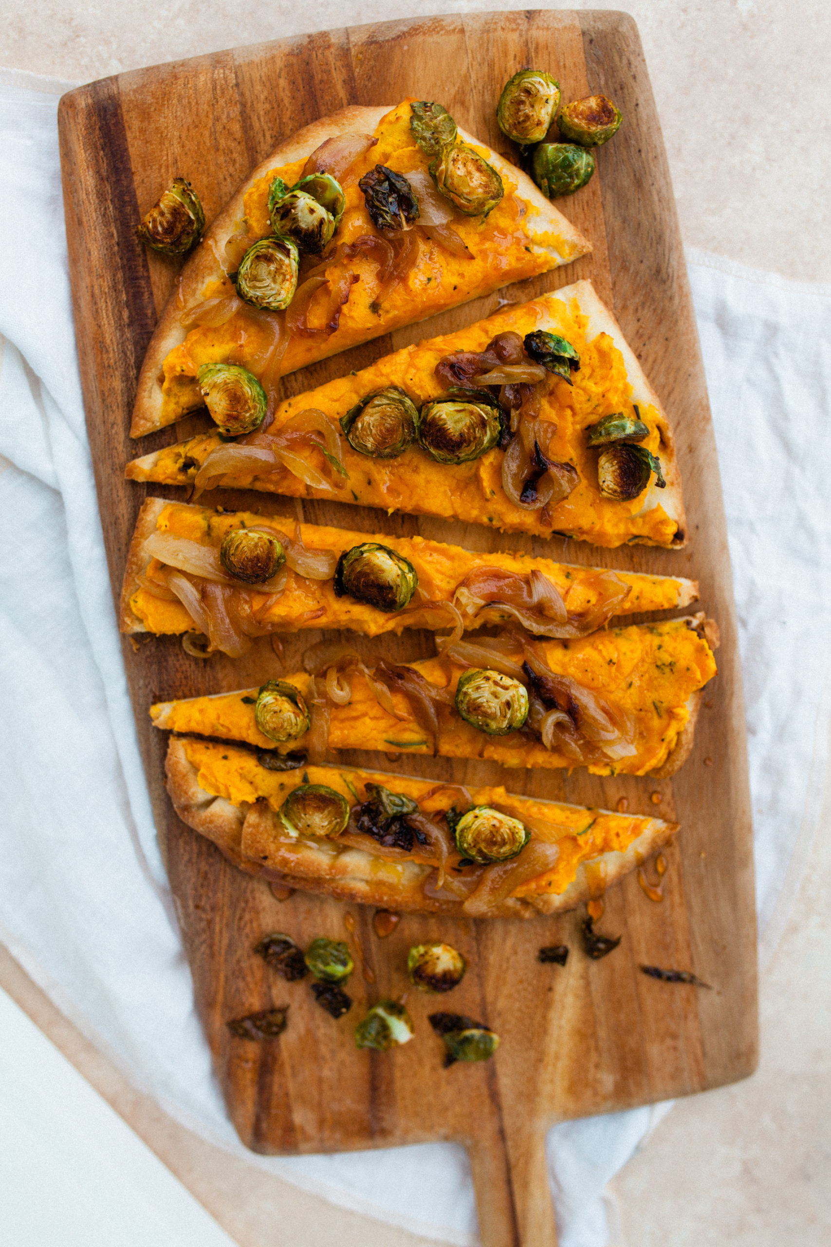 Fall Naan Pizza with Roasted Butternut Squash and Brussels Sprouts | bygabriella.co @gabivalladares