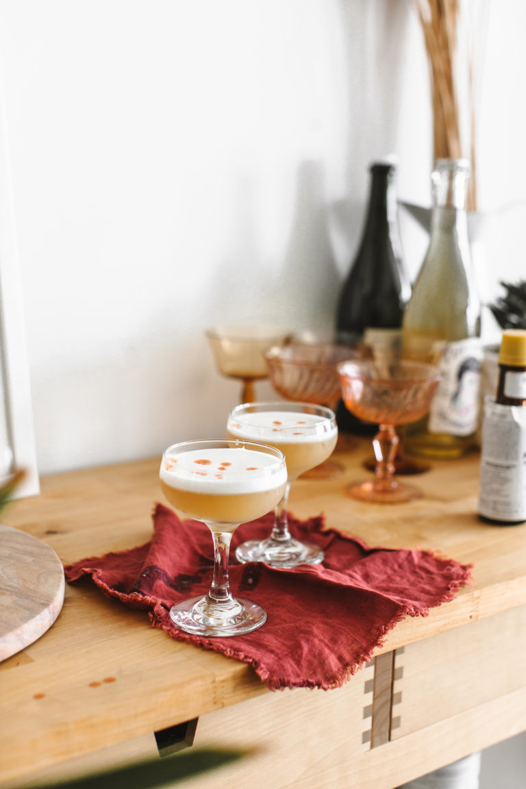 Maple Whiskey Sour (with a Sparkle Maple Syrup!) - By Gabriella