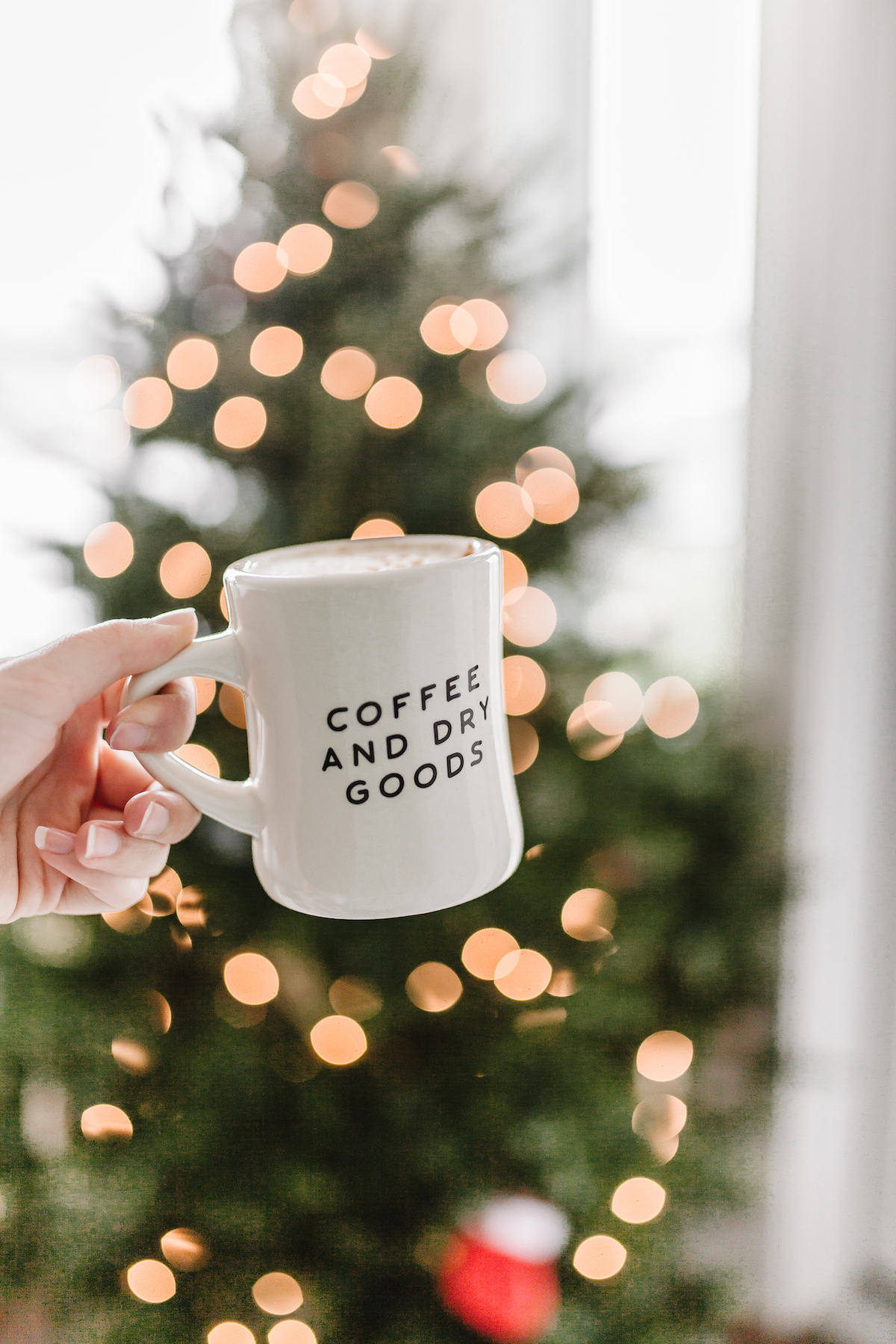 An easy, no-fuss Gingerbread Latte Recipe for those times when you simply want to enjoy a fancy homemade latte recipe | bygabriella.co @gabivalladares