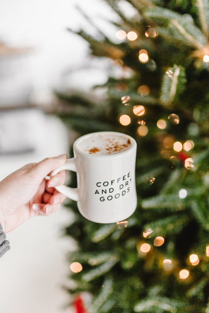 An easy, no-fuss Gingerbread Latte Recipe for those times when you simply want to enjoy a fancy homemade latte recipe | bygabriella.co @gabivalladares