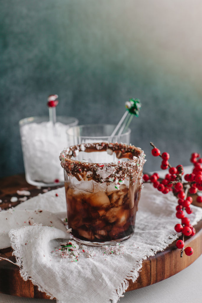 Peppermint White Russian easy cocktail recipe - perfect for a cozy winter evening, love a good winter cocktail recipe | bygabriella.co