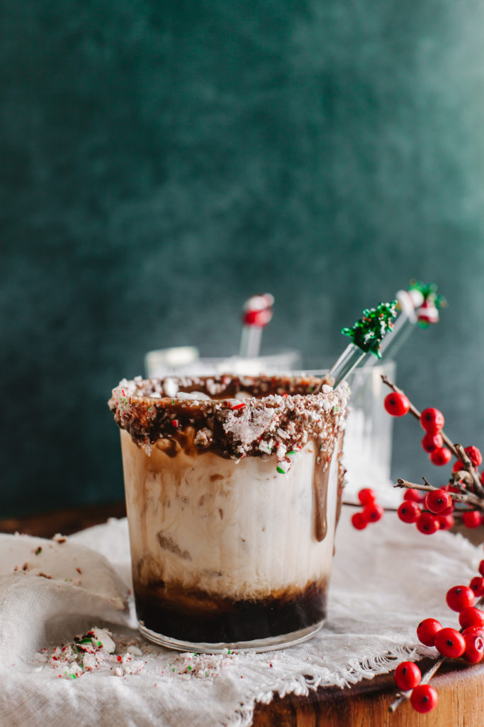 Peppermint White Russian easy cocktail recipe - perfect for a cozy winter evening, love a good winter cocktail recipe | bygabriella.co